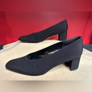 Bandolino Black Silk Block 2.25” Heels Women’s Size 9.5M with Original Box